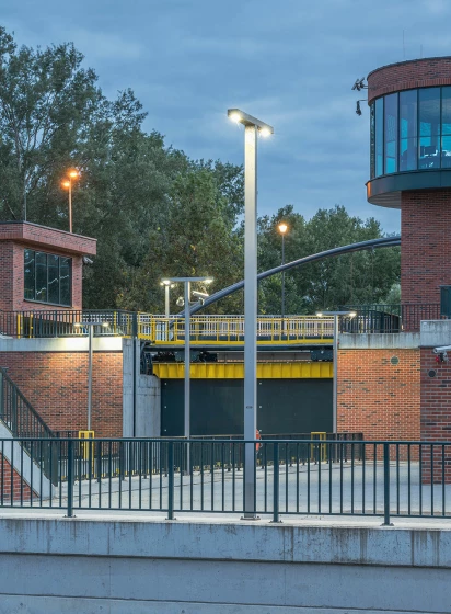 Esclusa en el puerto de Praga de Varsovia #1