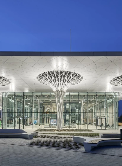 LUXIONA ilumina la premiada Estación Metropolitana de Lublin #1