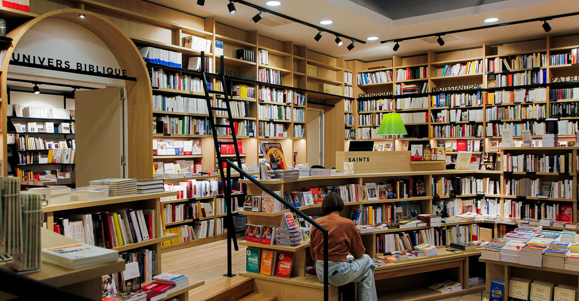 Book shop La Procure #4