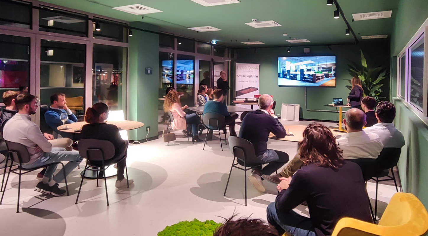 Erkundung der Architekturbeleuchtung im CX Campus & Hotel in Mailand